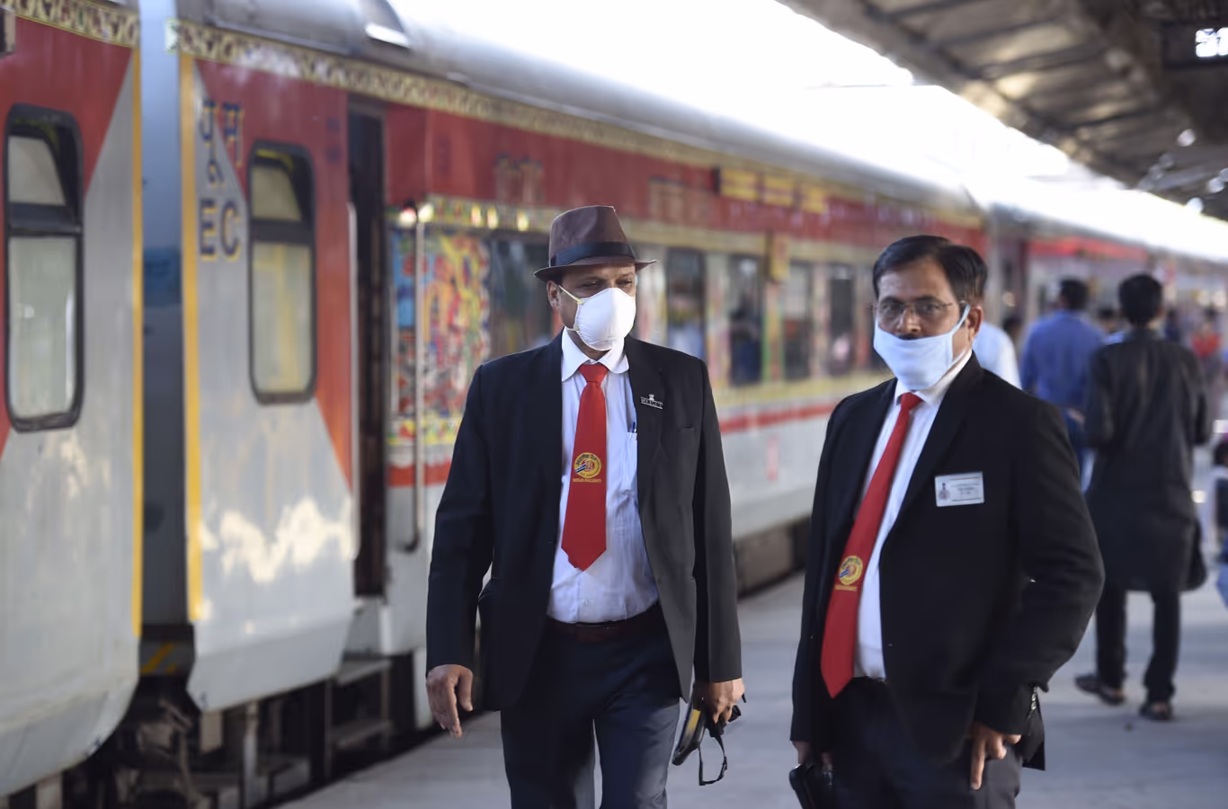 भारतीय रेलवे ने बिना टिकट यात्रा पर न्यूनतम जुर्माना दोगुना कर ₹500 किया: यात्रियों और रेलवे पर होगा बड़ा असर