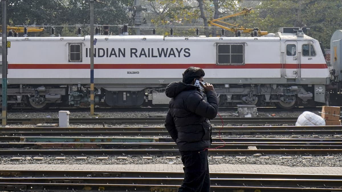 भारतीय रेलवे ने 10 ग्रीष्मकालीन विशेष ट्रेनों का परिचालन जुलाई-अगस्त तक बढ़ाया, यात्रियों को मिलेगी बड़ी राहत