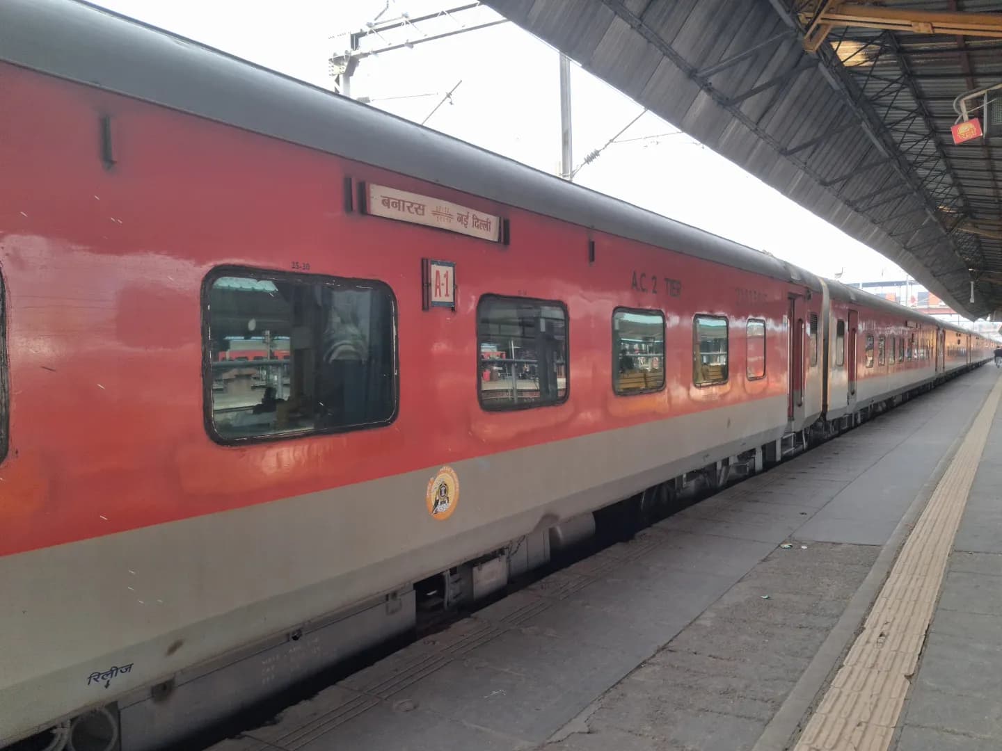 Kashi Vishwanath Express (15127) Route & Timetable | काशी विश्वनाथ एक्सप्रेस: बनारस से नई दिल्ली यात्रा मार्गदर्शक