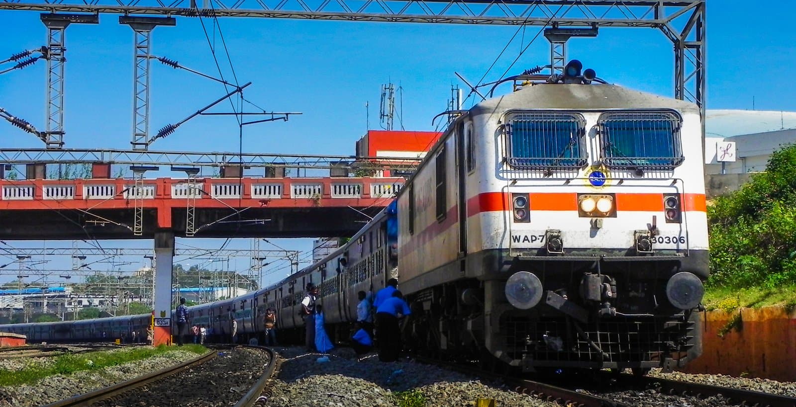 दक्षिण पूर्व रेलवे में 200 करोड़ की OFC परियोजना को मंजूरी | Indian Railways Sanctions Rs 200 Cr For OFC Project Across SE Railway