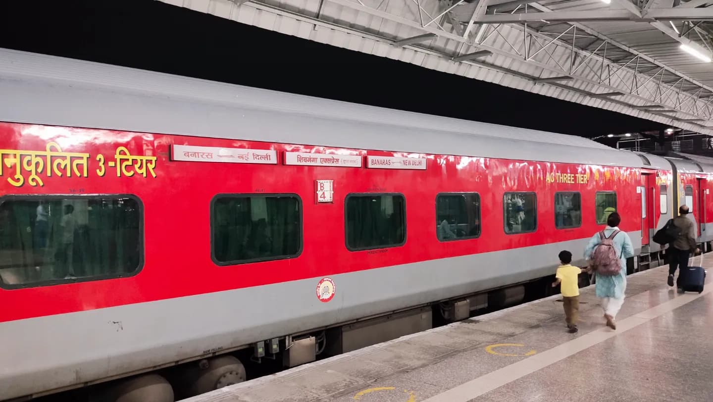 Shiv Ganga Express (12560) Route, Timetable & Travel Guide | рд╢рд┐рд╡ рдЧрдВрдЧрд╛ рдПрдХреНрд╕рдкреНрд░реЗрд╕ (12560) рдорд╛рд░реНрдЧ, рд╕рдордп рд╕рд╛рд░рдгреА рдФрд░ рдпрд╛рддреНрд░рд╛ рдорд╛рд░реНрдЧрджрд░реНрд╢рд┐рдХрд╛