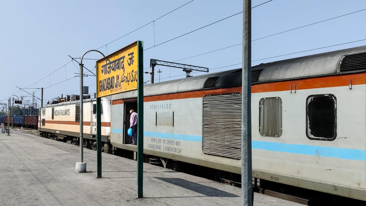 Ghaziabad Railway Station (GZB) Guide | ग़ाज़ियाबाद रेलवे स्टेशन: उत्तर भारत का प्रमुख जंक्शन