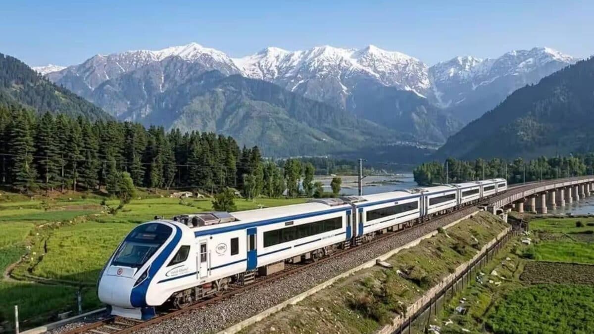 वंदे भारत एक्सप्रेस: मुंबई से 5 शानदार क्विक गेटवे | 5 Quick Getaways from Mumbai on Vande Bharat