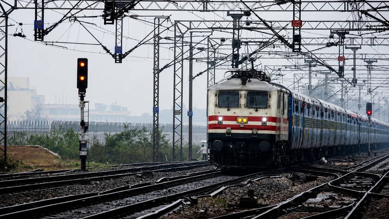 Mumbai-Pune Ghat Section Unlikely to Reopen Before July 17, Railways Cancel Trains | рдореБрдВрдмрдИ-рдкреБрдгреЗ рдШрд╛рдЯ рд╕реЗрдХреНрд╢рди 17 рдЬреБрд▓рд╛рдИ рд╕реЗ рдкрд╣рд▓реЗ рдирд╣реАрдВ рдЦреБрд▓реЗрдЧрд╛, рд░реЗрд▓рд╡реЗ рдиреЗ рдХрдИ рдЯреНрд░реЗрдиреЗрдВ рд░рджреНрдж рдХреАрдВ